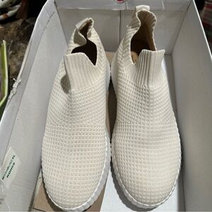 Natural Knit Slip-On Sneakers